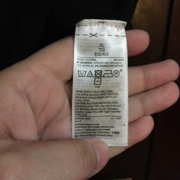 Gap wool v neck sweater - Picture 3 of 3